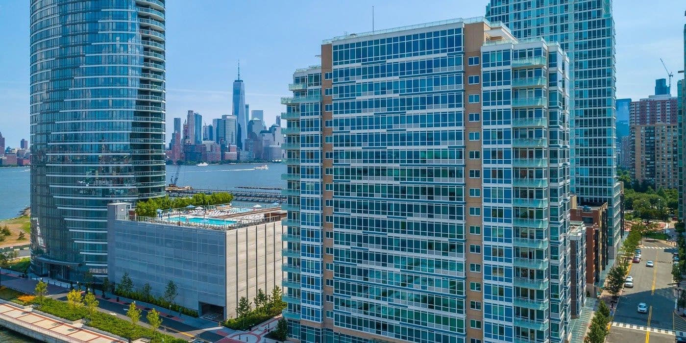 Laguna apartment building in Newport / River's Edge, Jersey City, NJ