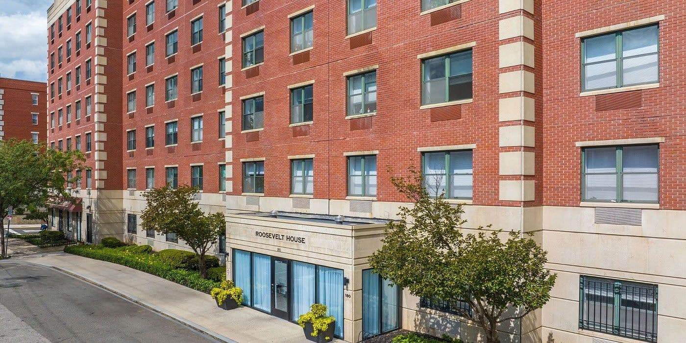 Roosevelt House apartment building in Newport / Hamilton Park, Jersey City, NJ